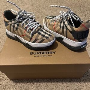 Burberry Cream Trainers